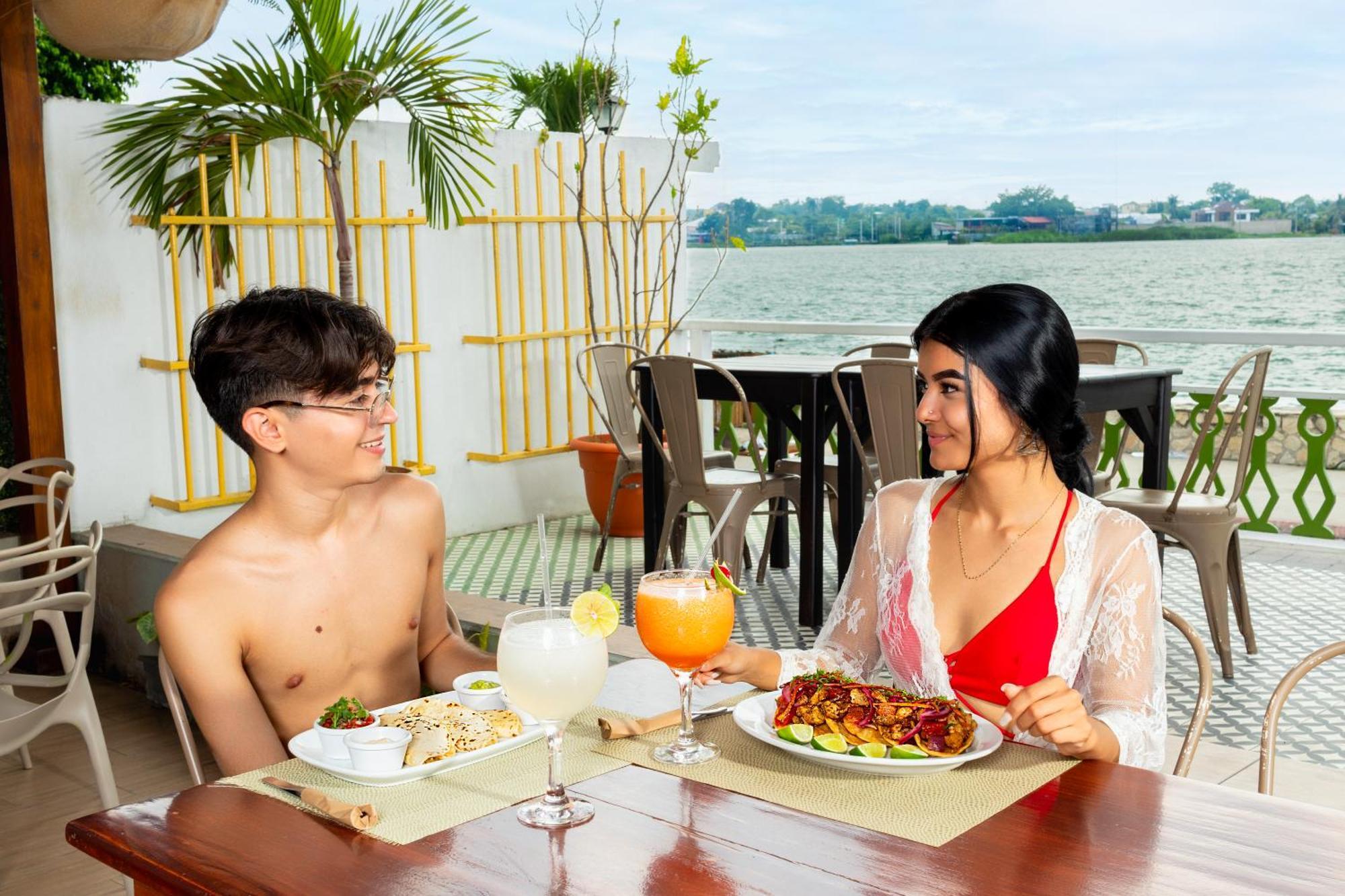 Peten Hotel Flores